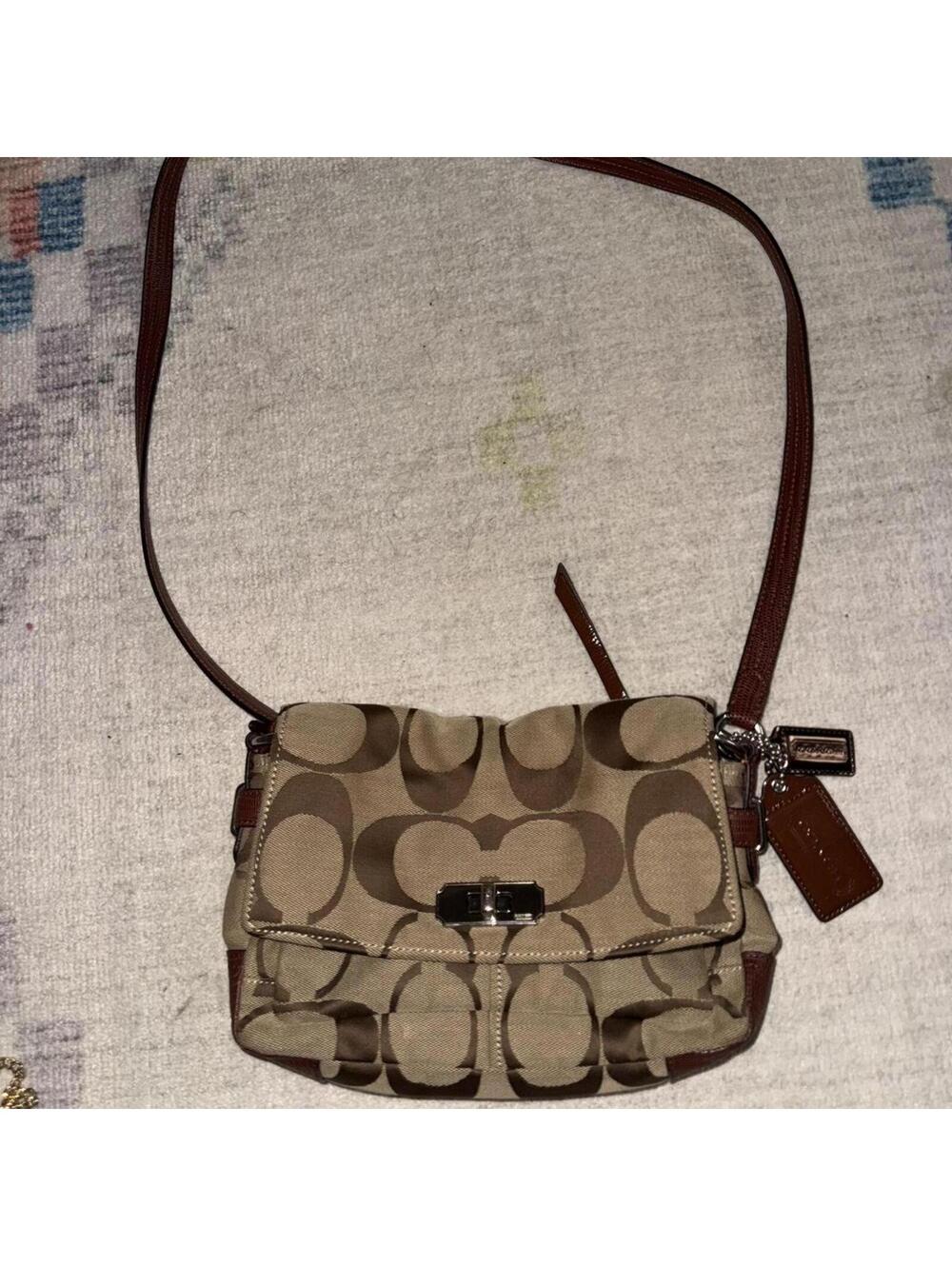Vintage COACH CHELSEA SIGNATURE SMALL FLAP SWING/ CROSSBODY BAG #17798